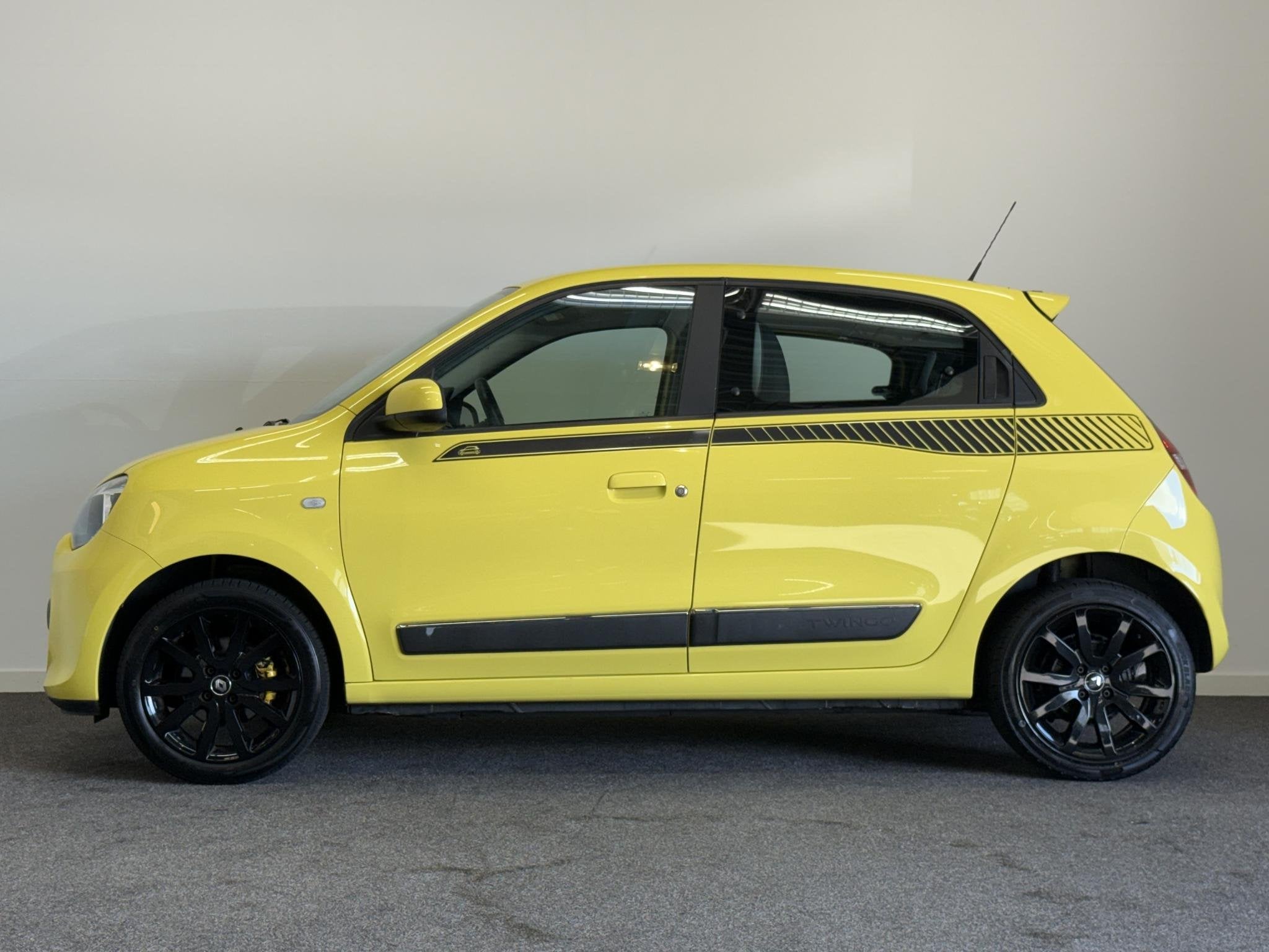 Renault Twingo 1.0 SCe Dynamique Airco! Cruise!, Gebruikt, Euro 6, 4 stoelen, Handgeschakeld