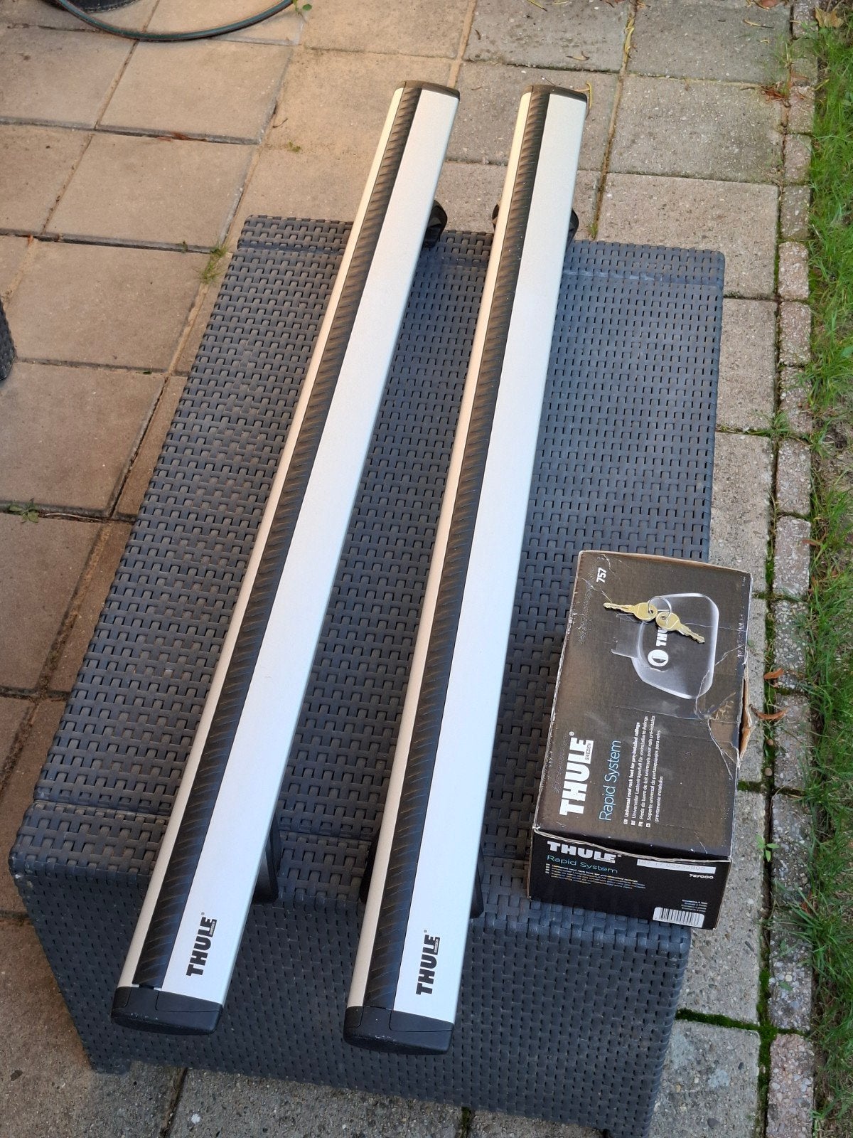Thule Wingbar 961 dakdragers 118 cm met 757 voeten en sloten, Auto diversen, Ophalen, Gebruikt
