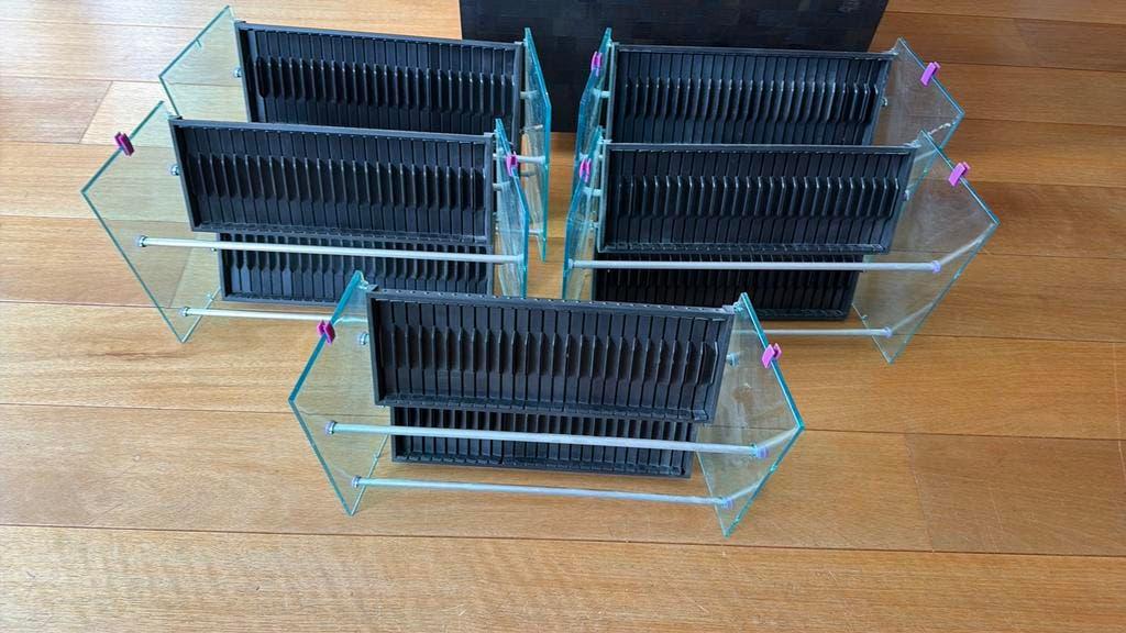 5 CD-rekken stapelbaar kunststof metaal - bladeren door cd’s, Huis en Inrichting, Woonaccessoires | Cd- en Dvd-rekken, Ophalen
