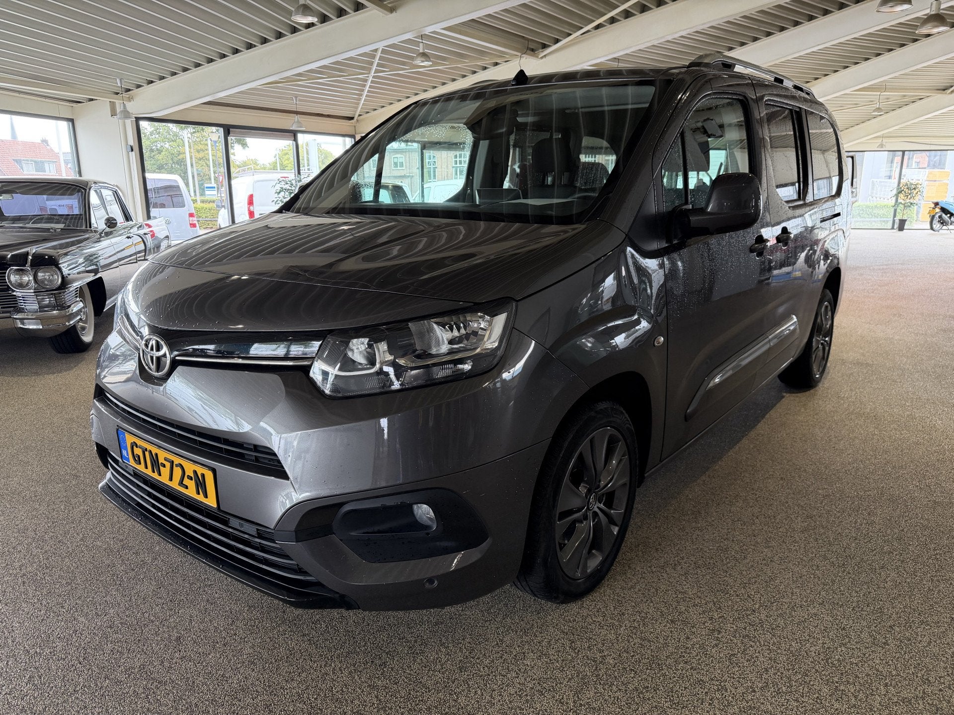 Toyota PROACE CITY Verso 1.2 Turbo 130pk Active Long 7 perso, Stof, Gebruikt, Met garantie (alle), 7 stoelen