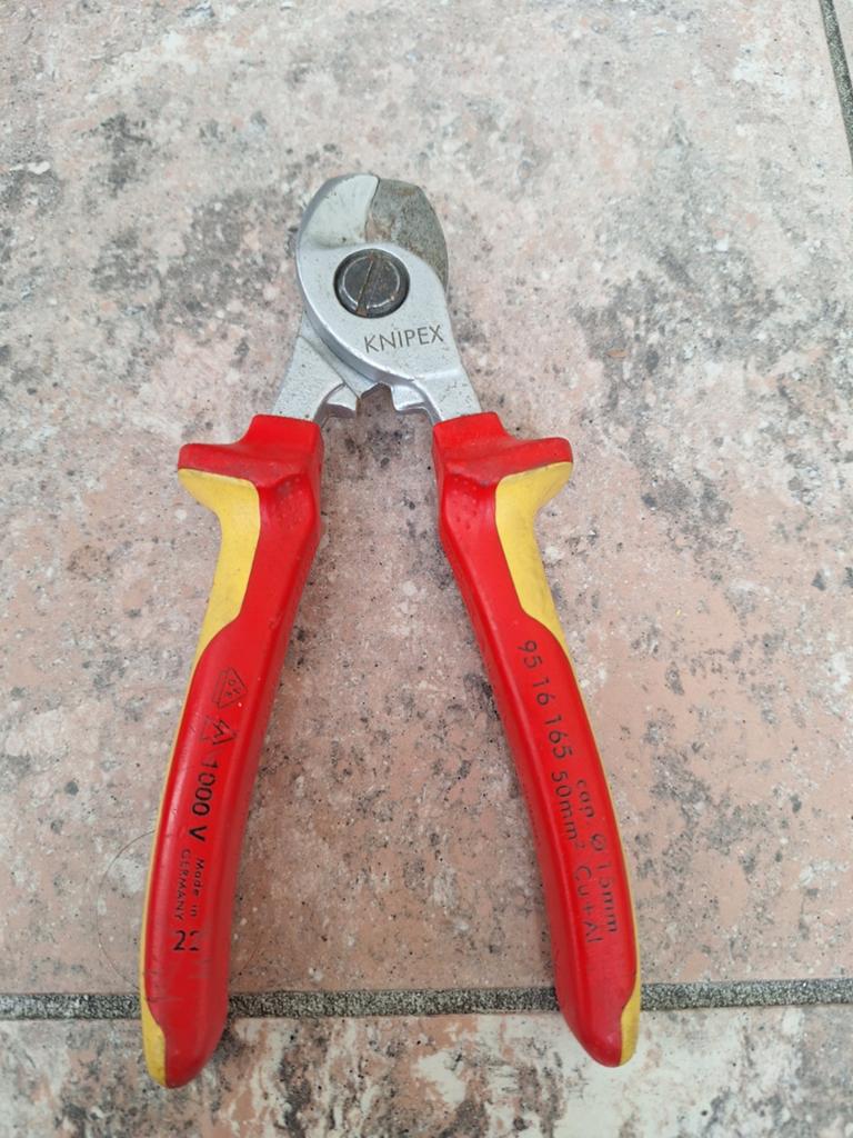 knipex kabelschaar, Ophalen