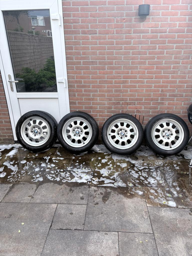 BMW 16 inch velgen 5 steeks zeer nette staat!, Auto-onderdelen, Banden en Velgen, Ophalen, Velg(en), 16 inch, 205 mm