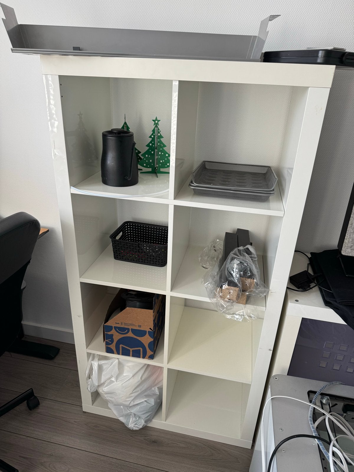 2x Ikea Kallax Hoogglans Wit - 8 en 4 vakken met bakken, Ophalen, Gebruikt