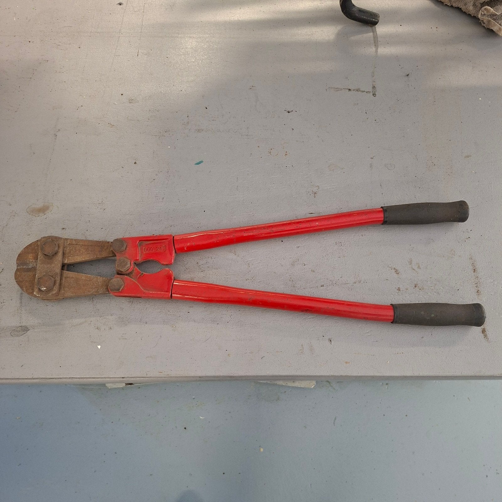 Robuuste betonschaar - 600-24", Doe-het-zelf en Verbouw, Ophalen of Verzenden, Gebruikt, Snijgereedschap, Overige merken
