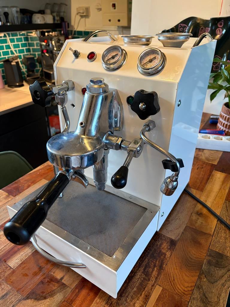 Isomac Tea - E61 - HX boiler, Witgoed en Apparatuur, Koffiezetapparaten, Espresso apparaat, 10 kopjes of meer, Gemalen koffie