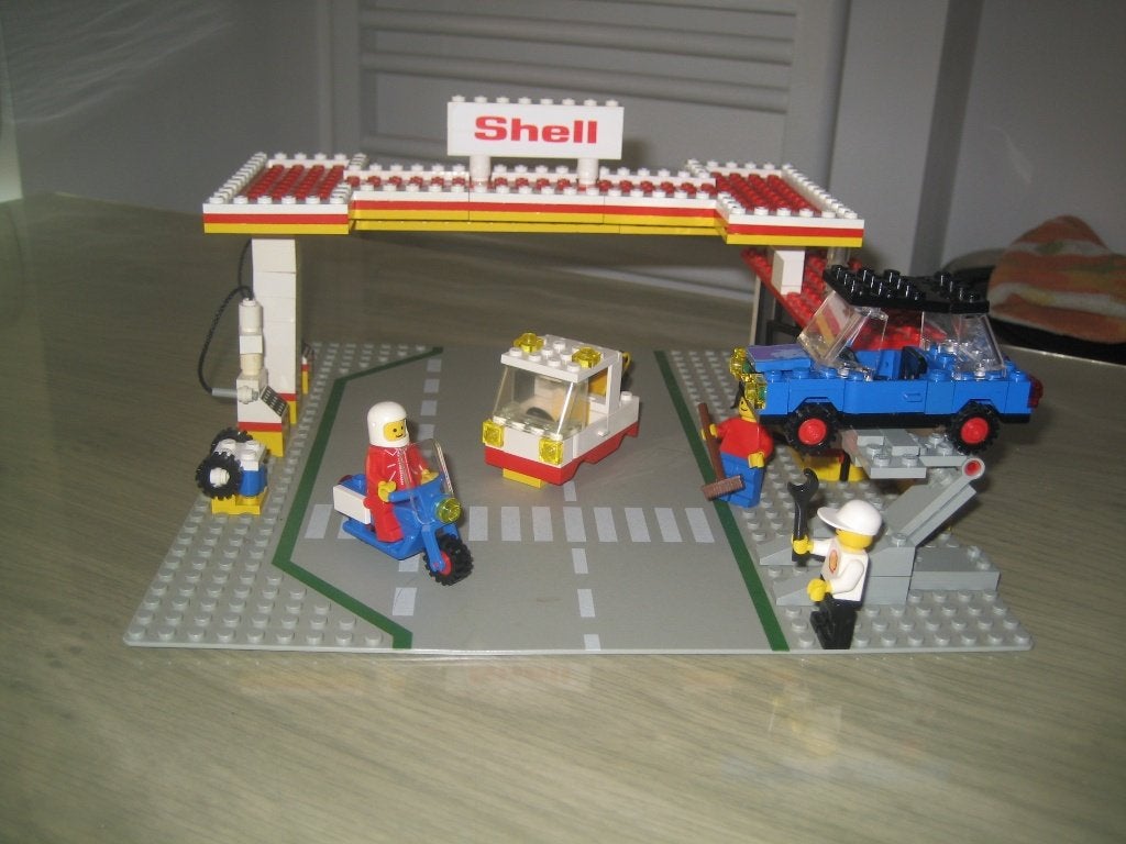 Lego Shell station met nog 3 andere shell auto's jaren '80, Ophalen of Verzenden, Gebruikt, Inclusief instructies
