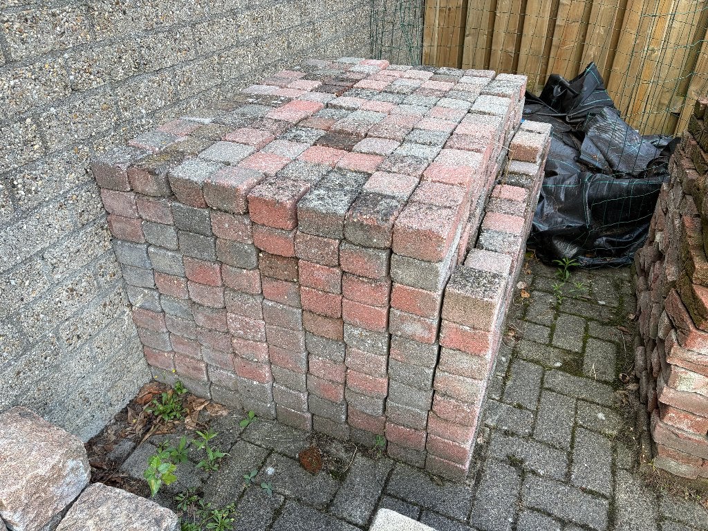 Diverse stenen, klinkers, tegels en bandjes, Tuin en Terras, Tegels en Klinkers, Ophalen, Gebruikt, Beton, Klinkers