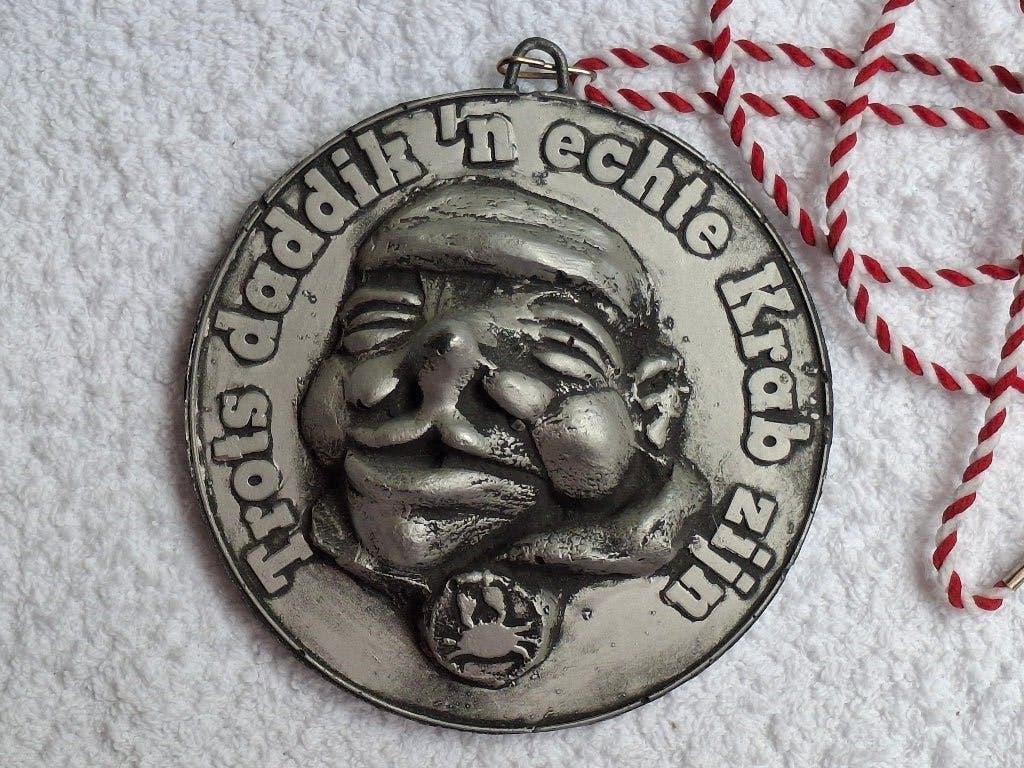 3 Draaginsignes Carnaval Vastenavend Krabbegat, Ophalen, Gebruikt