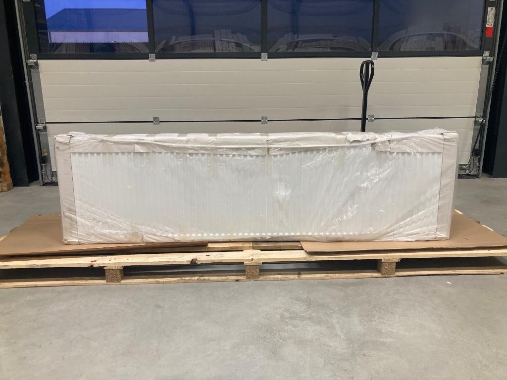 Henrad radiator 600 x 2200 type 33 met 5500 Watt!, 30 tot 80 cm, Radiator, Nieuw, 150 cm of meer
