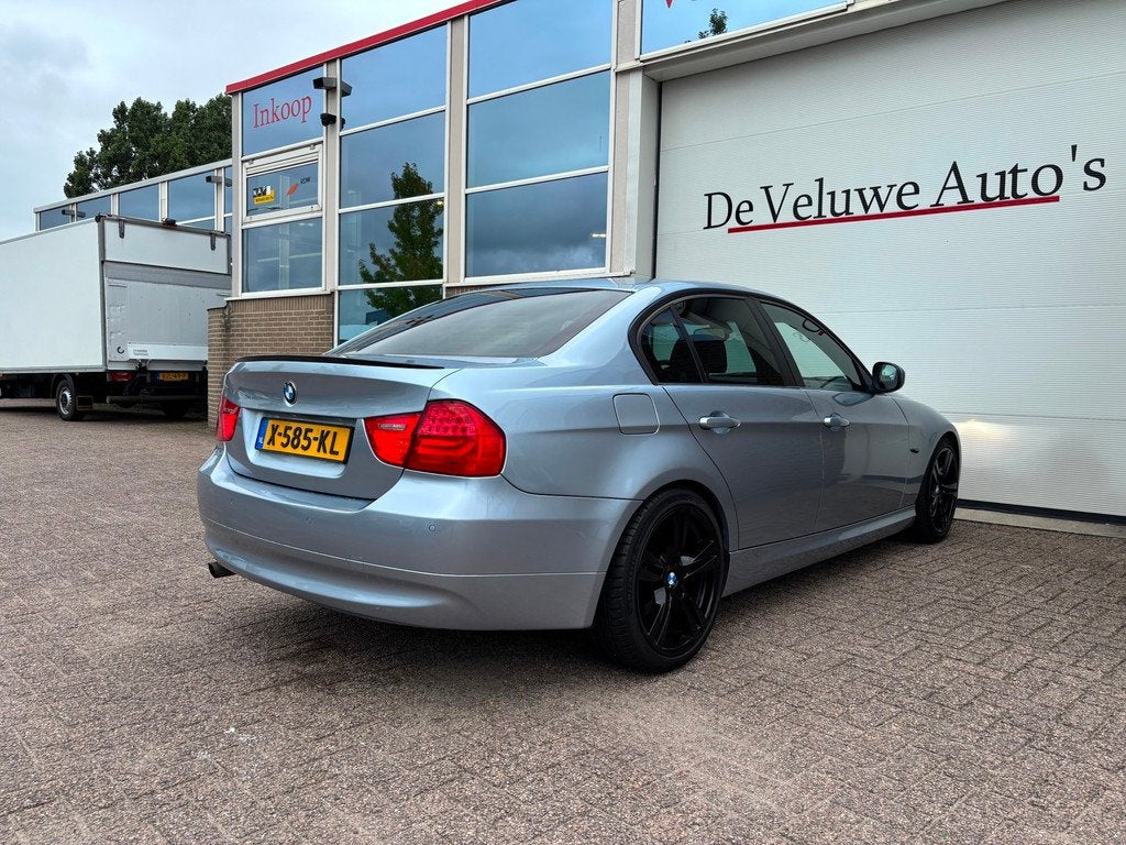BMW 3-serie 318i Business Line|Leder|Climate|Stoelverwarm., Auto's, Euro 5, Achterwielaandrijving, Zwart, Zwart