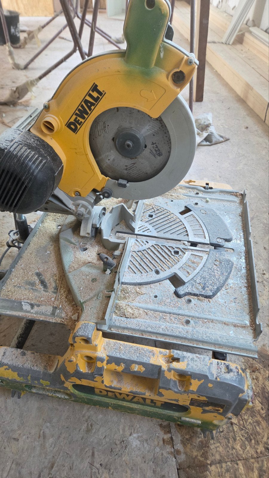 dewalt dw743, Doe-het-zelf en Verbouw, Ophalen, 1200 watt of meer, Afkortzaag, 70 mm of meer
