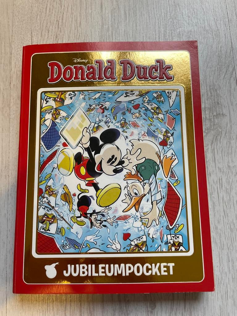 Donald Duck Jubileumpocket - Reis door de Tijd, Boeken, Eén stripboek, Ophalen of Verzenden, Zo goed als nieuw