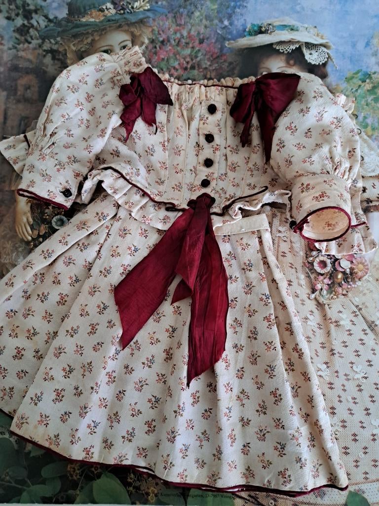 Antieke pop  jumeau costume, Antiek en Kunst, Antiek | Speelgoed, Ophalen of Verzenden