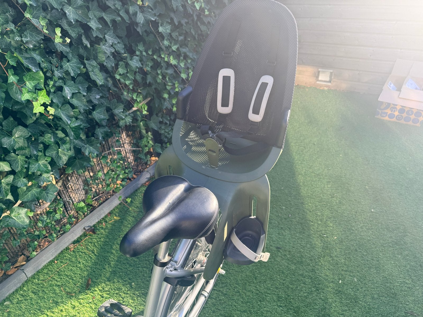 Thule Yepp 2 Maxi fietszitje achter - Zo goed als nieuw, Ophalen, Achterzitje, Voetsteuntjes, 0 t/m 18 kg