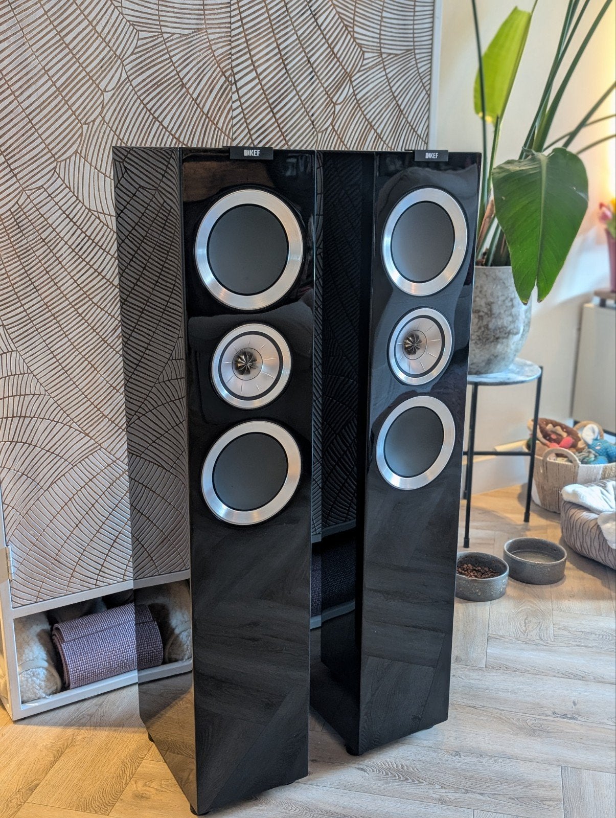 KEF R700 Hoogglans Zwart – Als Nieuw! (Incl. Dempers), Stereo speakers, Zo goed als nieuw, Basreflex, Ophalen