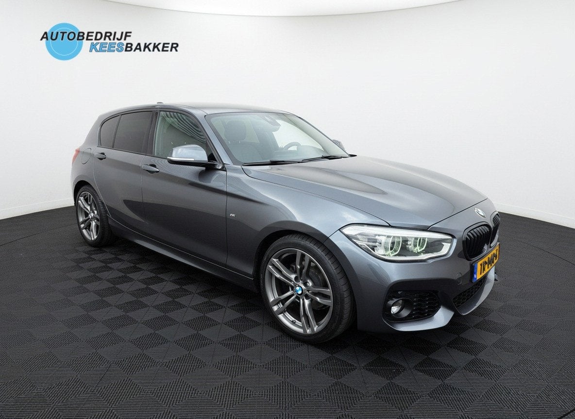 BMW 1-serie 118i Executive M Sport Automaat | Leder Sportsto, Auto's, Gebruikt, Bedrijf, 650 kg, 3 cilinders