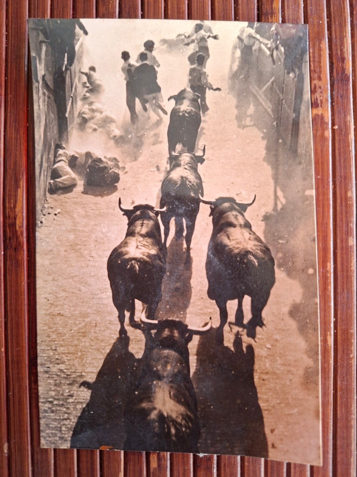 Oude ansichtkaart: Stierenrennen Pamplona, Spanje, Ophalen of Verzenden, 1920 tot 1940, Gelopen