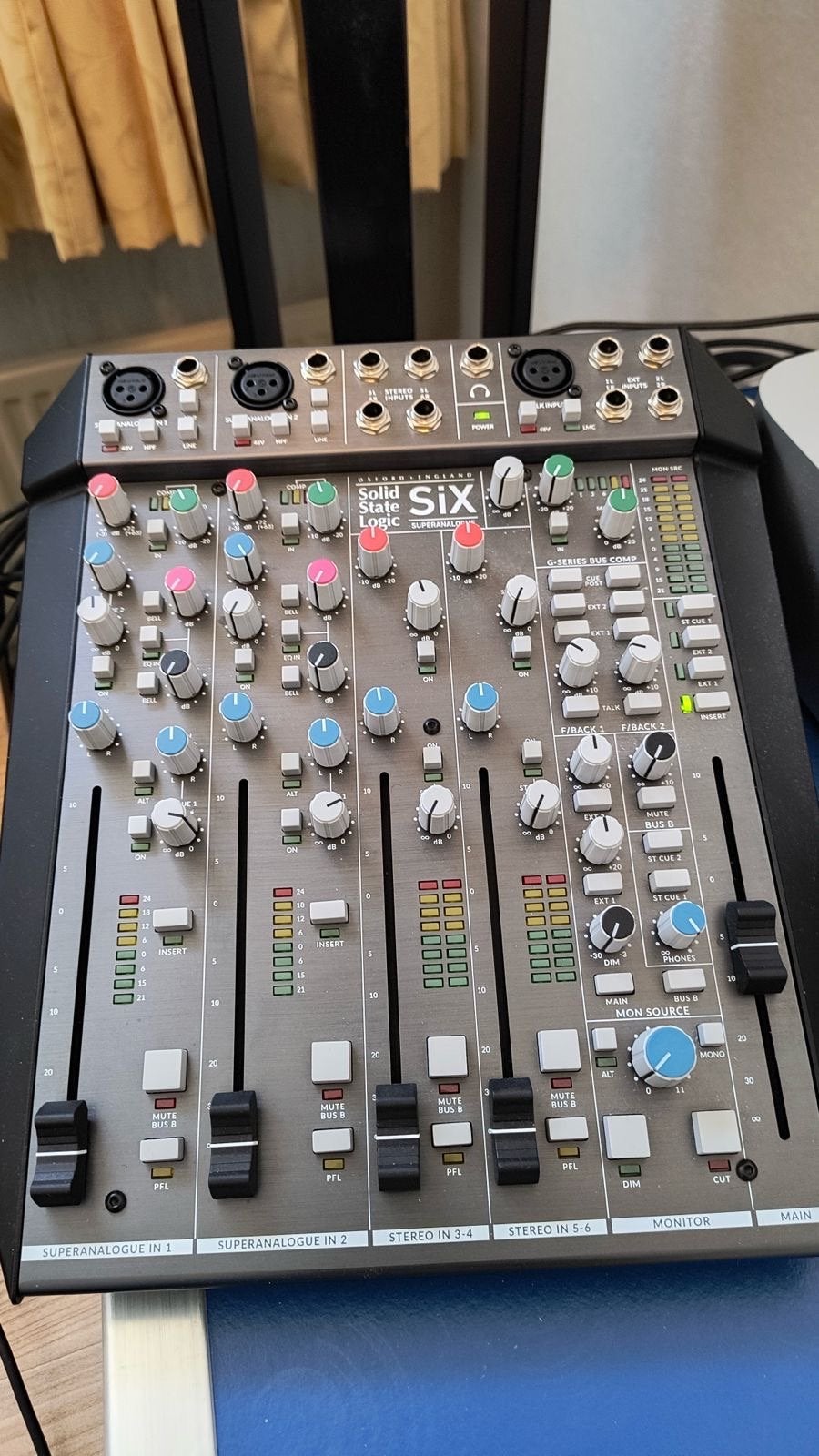 Solid State Logic SiX analoog mengpaneel (Nieuwstaat), Ophalen of Verzenden, Zo goed als nieuw, Minder dan 5 kanalen, Microfooningang