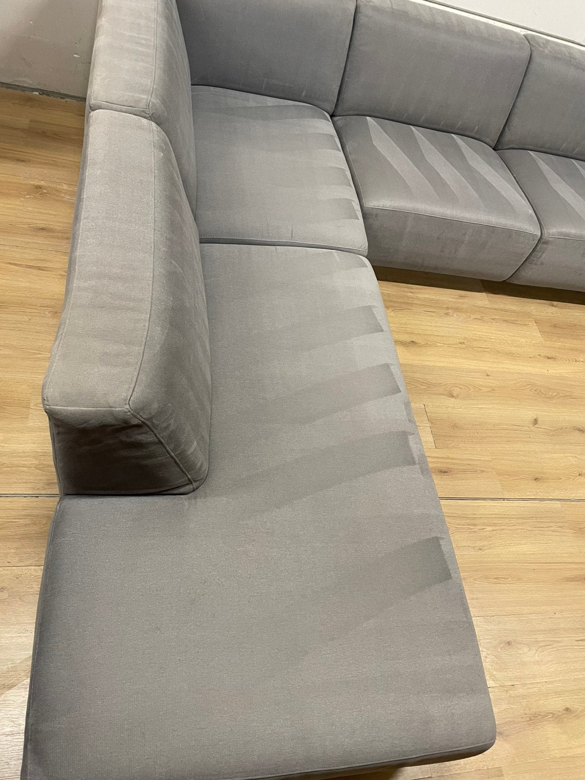 Mooie luxe grote suede grijze montel hoekbank - GEREINIGD!!!, Huis en Inrichting, Ophalen, Luxe, Hoekbank, 300 cm of meer