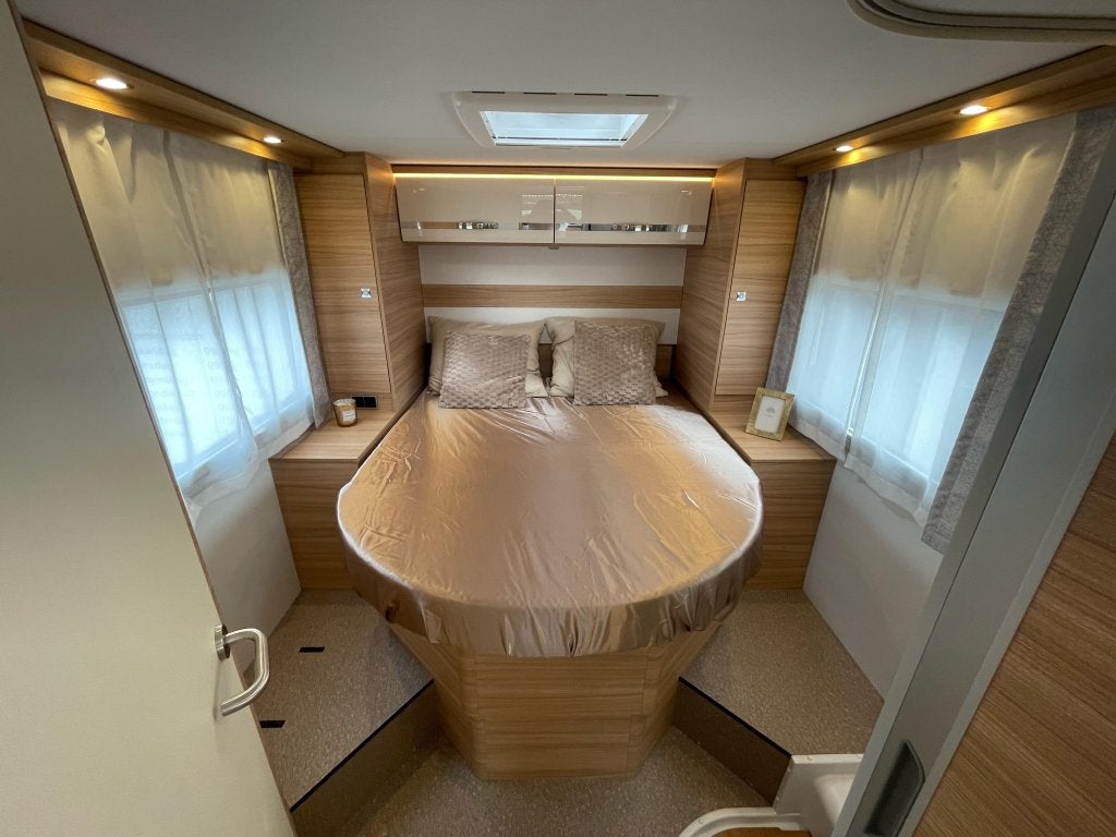 Dethleffs Globebus T6 GT QUEENSBED AUTOMAAT 6.99M, Automaat, Ringverwarming, Fiat, 6 tot 7 meter