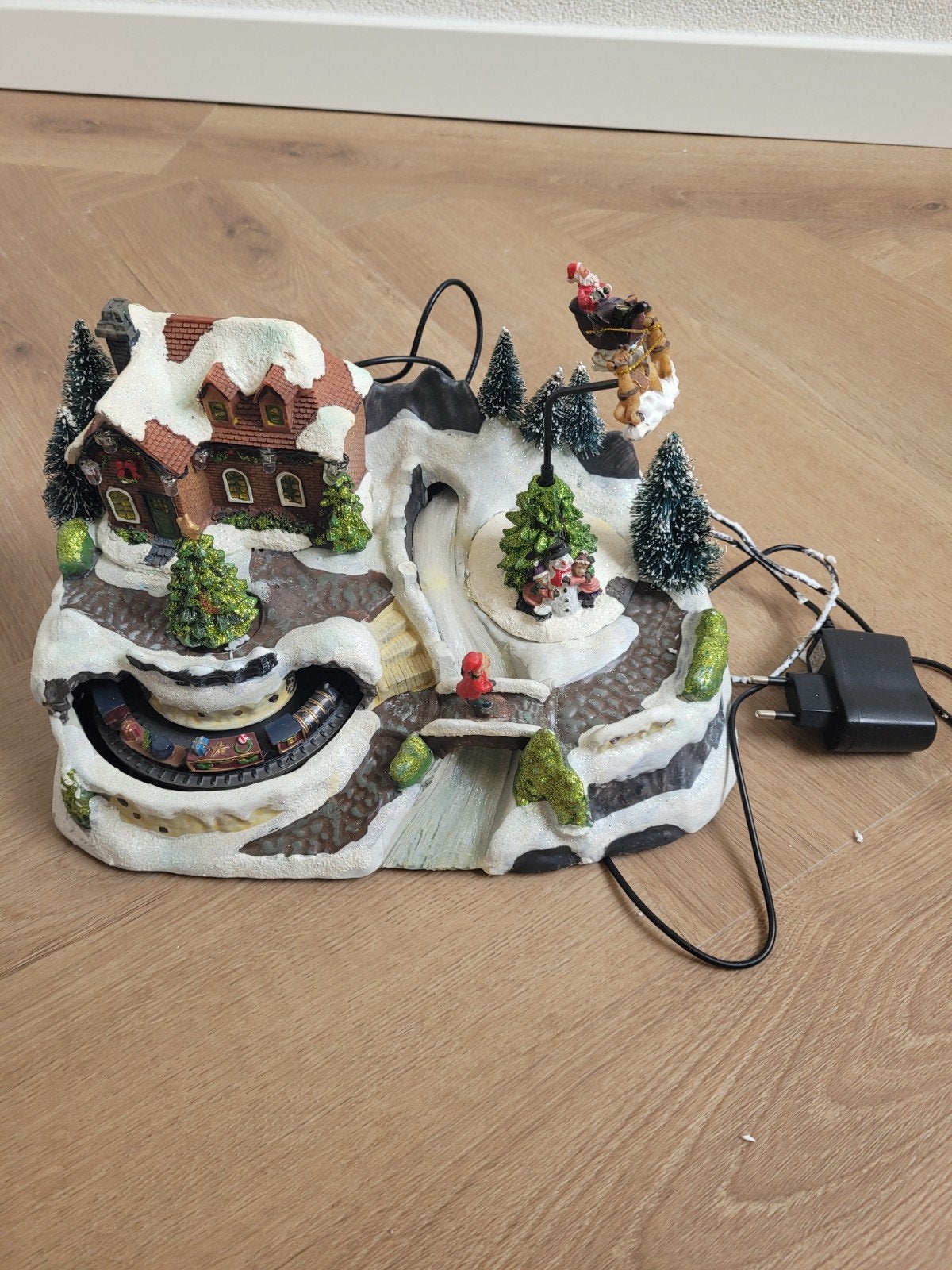kerst landschap. met diverse bewegende delen en geluid, Ophalen, Zo goed als nieuw