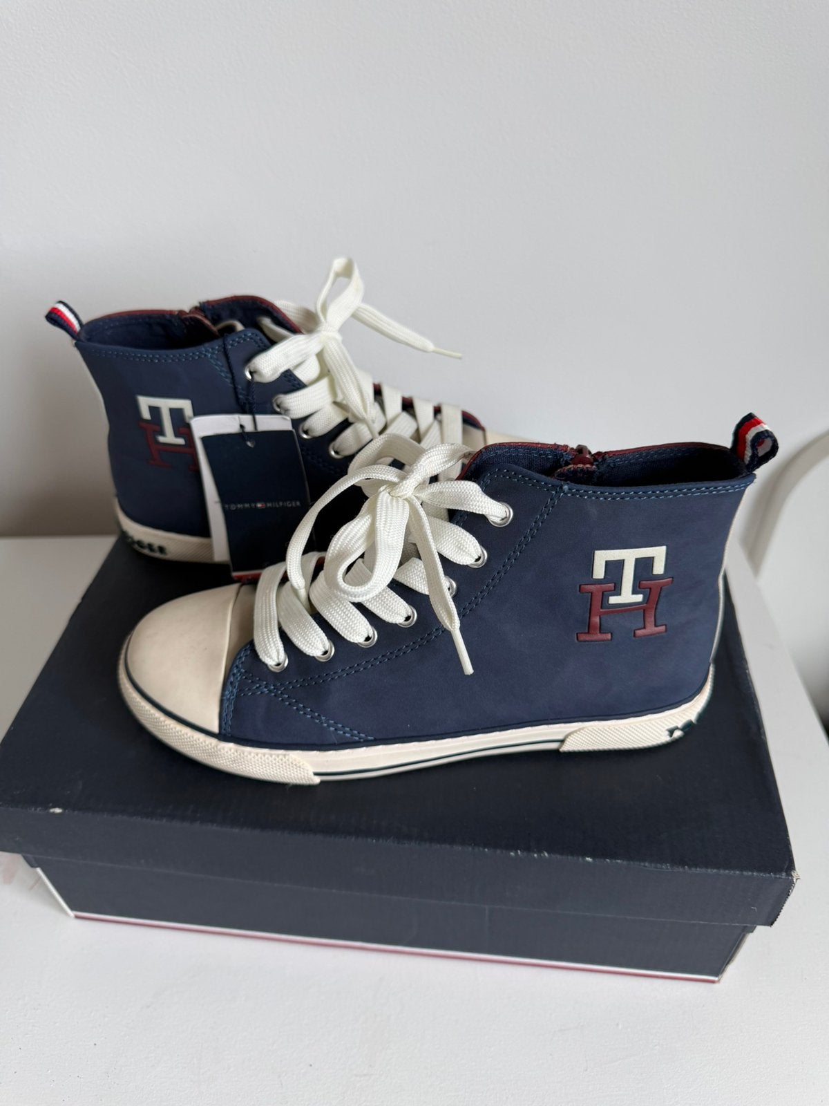 Tommy Hilfiger laarzen maat 35, Ophalen of Verzenden, Zo goed als nieuw, Meisje, Laarsjes