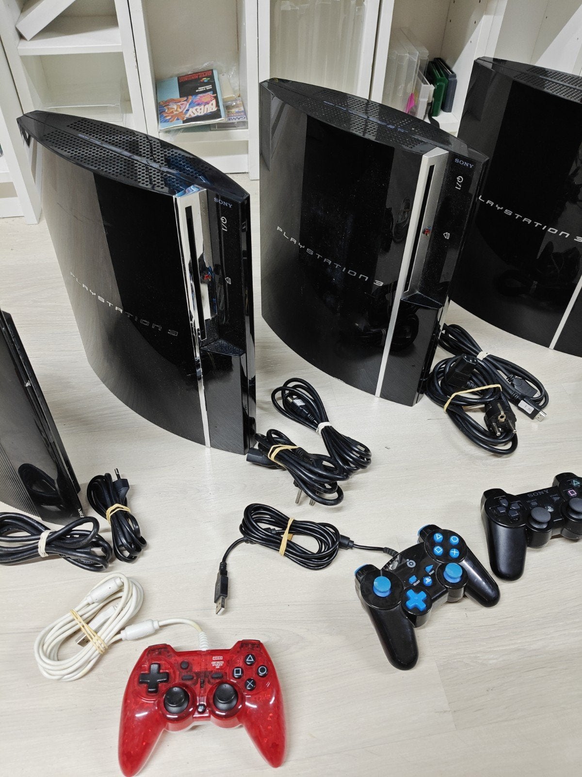 PS3 set console + controller Phat en Superslim, Spelcomputers en Games, Gebruikt, 1-7-1 Konan, Minato-ku, Tokyo 108-0075, Japan