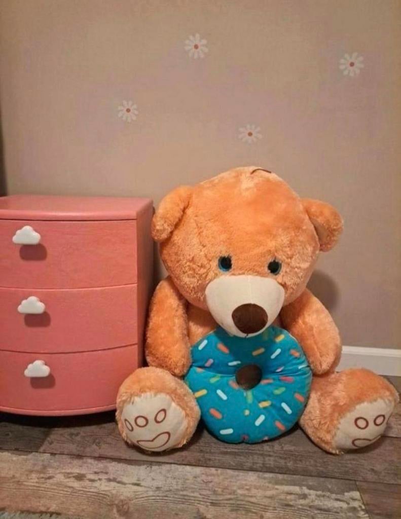 Grote teddybeer van 60 cm met donut, Ophalen of Verzenden