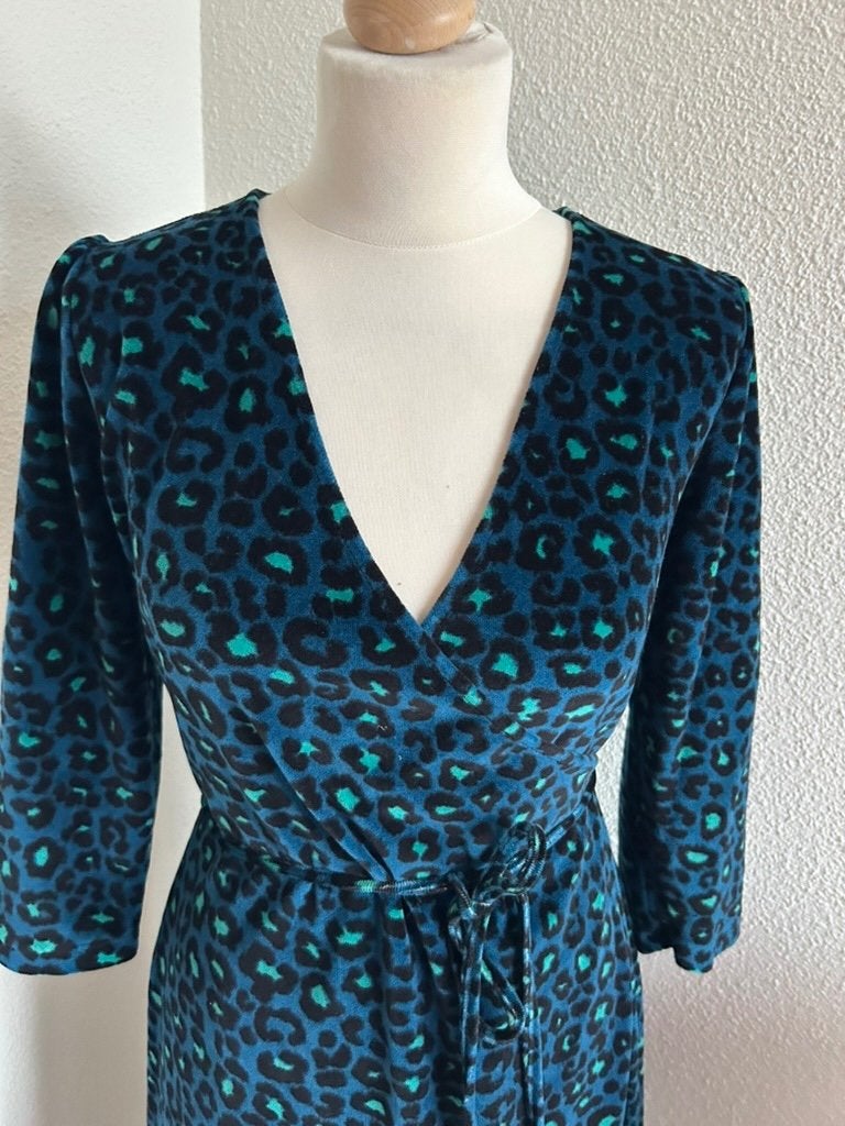 King Louie maat M panter velvet wikkel jurk 2817, Kleding | Dames, Maat 38/40 (M), Blauw, Ophalen of Verzenden, Zo goed als nieuw