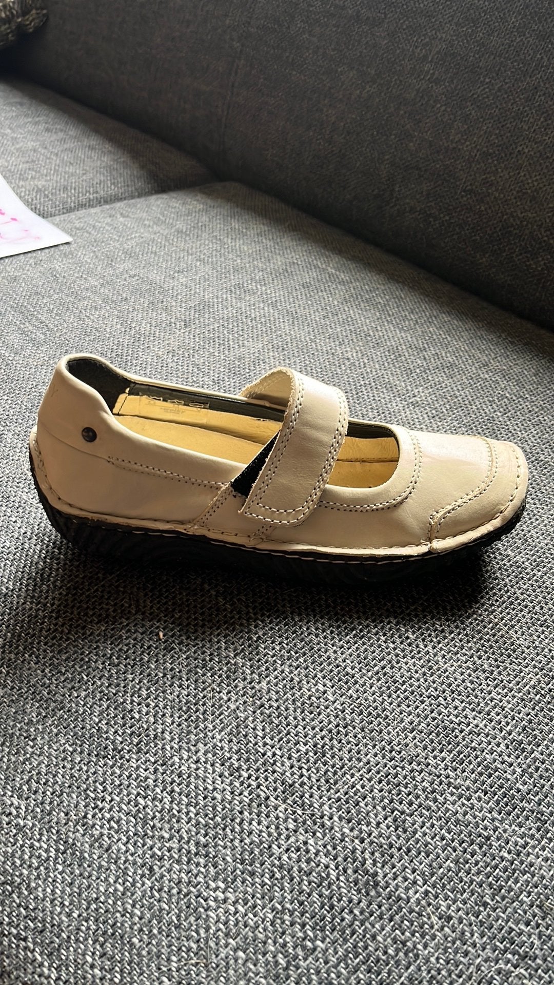 Mooie schoenen, Wolky, mt 37, Kleding | Dames, Ophalen of Verzenden, Zo goed als nieuw, Beige, Sneakers of Gympen