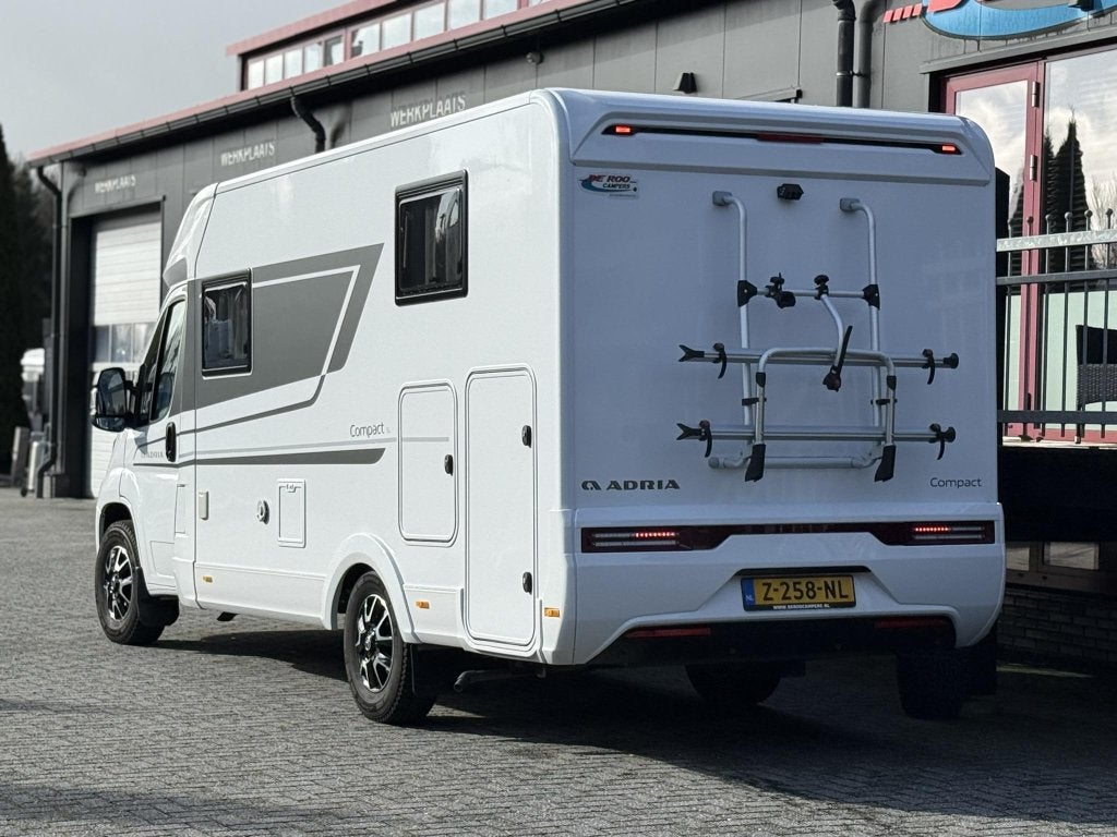 Foto 7 van Adria Compact SL - 2024 - Lengtebedden - kleine camper