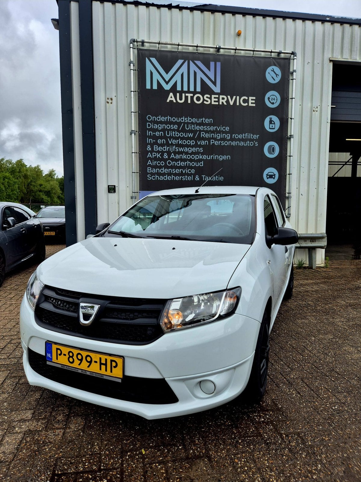 Dacia Sandero 1.2 16V  Airco 2015 Black&White, Auto's, Voorwielaandrijving, 74 pk, 4 cilinders, Wit