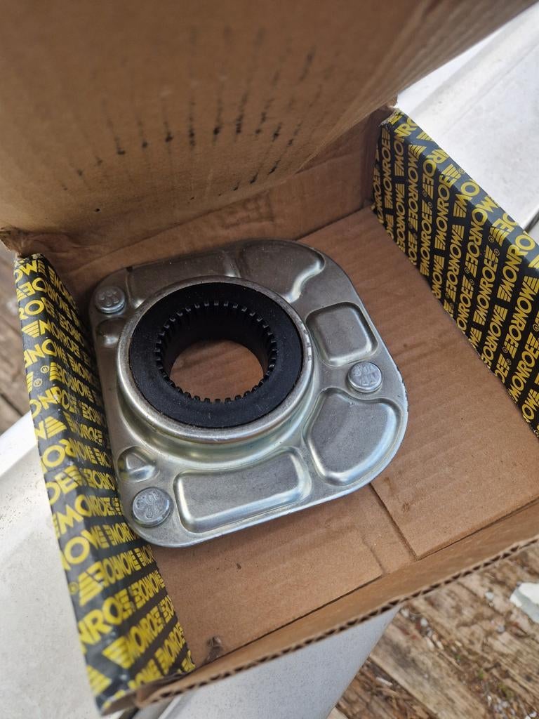 Veerpoot lager Volvo S80., Ophalen