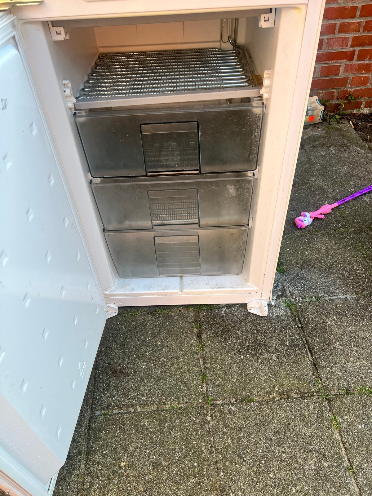 Inbouw vriezer - Compact en efficiënt, Witgoed en Apparatuur, Vriezers en Diepvrieskisten, Gebruikt, Minder dan 85 cm, Minder dan 60 cm
