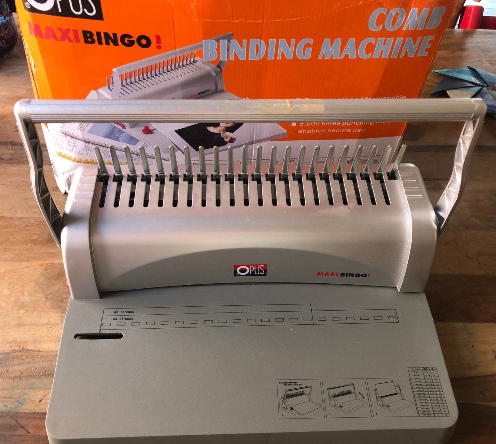 Opus Maxi Bingo Comb Binding Machine + toebehoren, Ophalen of Verzenden, Gebruikt