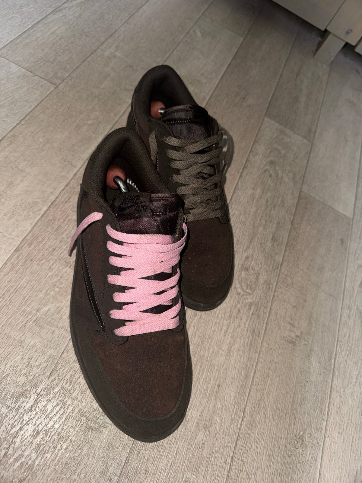 Travis Scott x Nike sneakers - Bruin - Maat 45, Kleding | Heren, Schoenen, Ophalen of Verzenden, Zo goed als nieuw, Bruin, Sneakers of Gympen