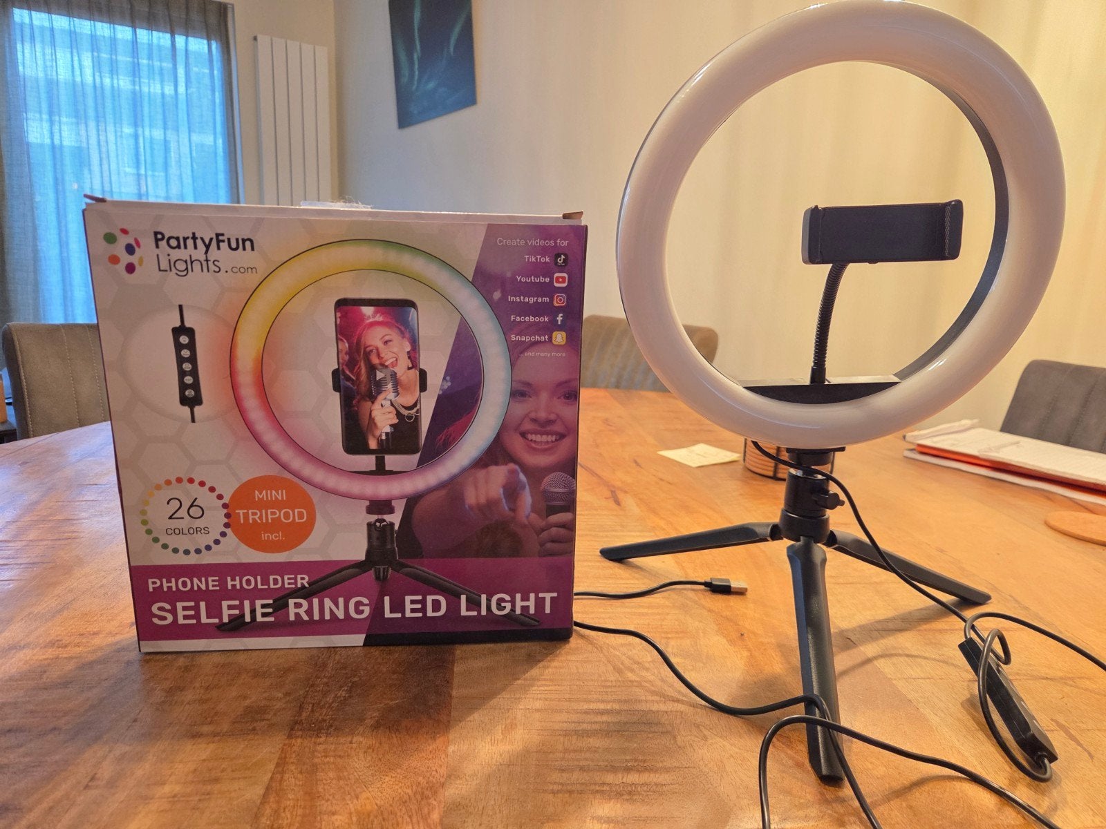 PartyFun Lights Selfie Ring LED Licht met Telefoonhouder, Ophalen of Verzenden, Zo goed als nieuw