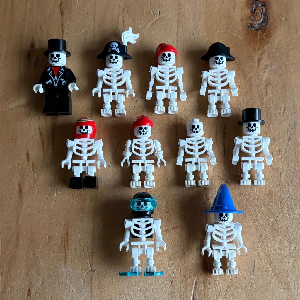 10 LEGO skeleton minifigures, Inclusief minifiguren, Lego, Ophalen of Verzenden, Zo goed als nieuw