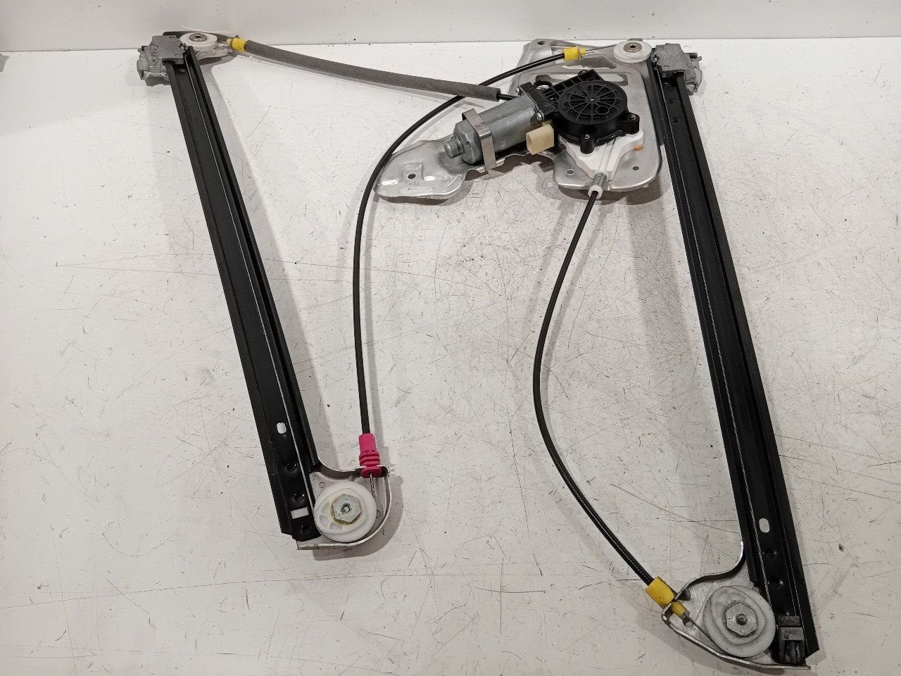 Raammechaniek elektrisch rechts voor Land Rover Range Rover, Onderdelen@venauto.nl, Van der Ven Autorecycling B.V., Ettenseweg 76, 4706 PB Roosendaal, The Netherlands