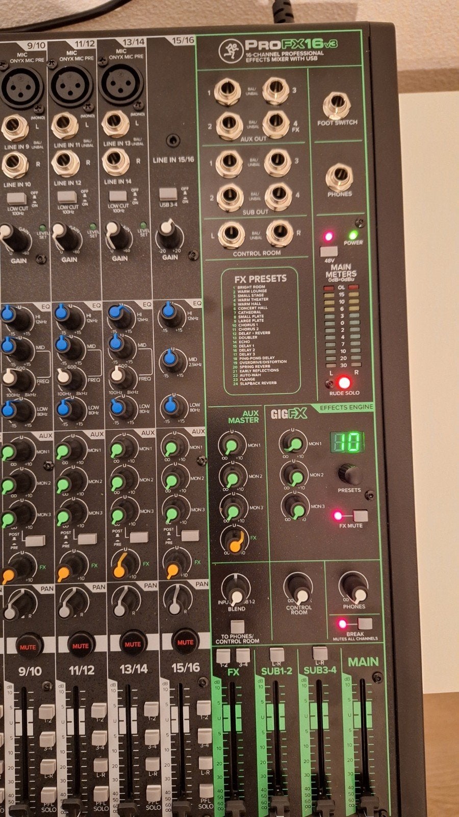 Mackie ProFX16v3 16-kanaals mixer met USB en effecten, Muziek en Instrumenten, Ophalen, Zo goed als nieuw, 10 tot 20 kanalen, Microfooningang