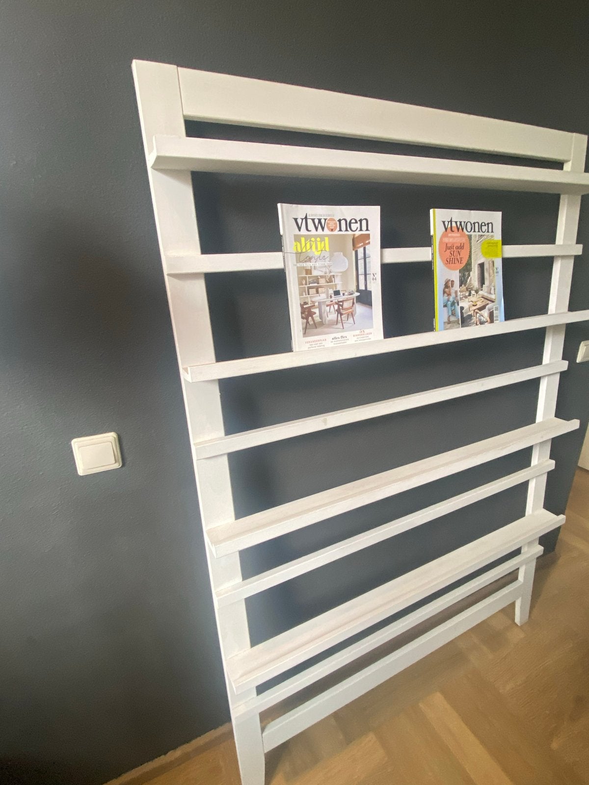 Witte wandrek/boekenrek - ideaal voor tijdschriften, Huis en Inrichting, Ophalen, Met plank(en), Gebruikt, 50 tot 100 cm