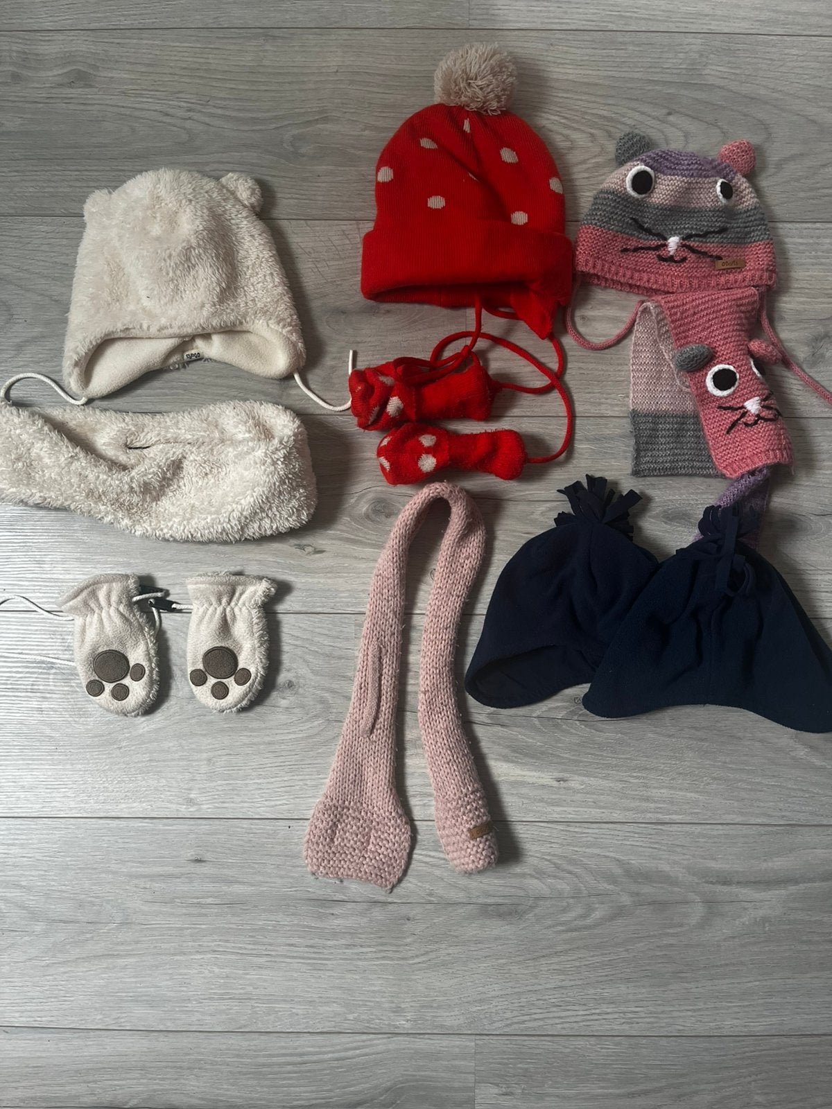 Setje sjaal/handschoenen/muts- 10 stuks, Kinderen en Baby's, Gebruikt, Ophalen of Verzenden, Maat 68, Meisje