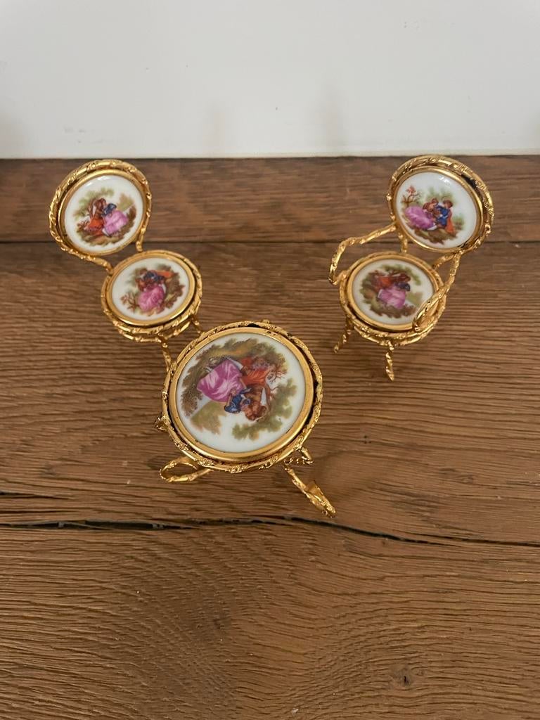 Miniatuur porseleinen stoeltjes en tafel met gouden rand, Ophalen of Verzenden