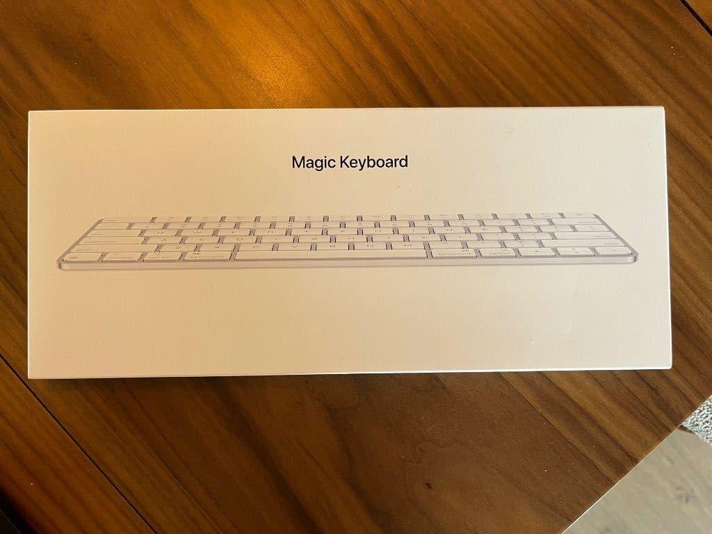 Apple Magic Keyboard 2024 (Nieuw gesealed in doos), Computers en Software, Toetsenborden, Ophalen, Nieuw, Draadloos, Qwerty