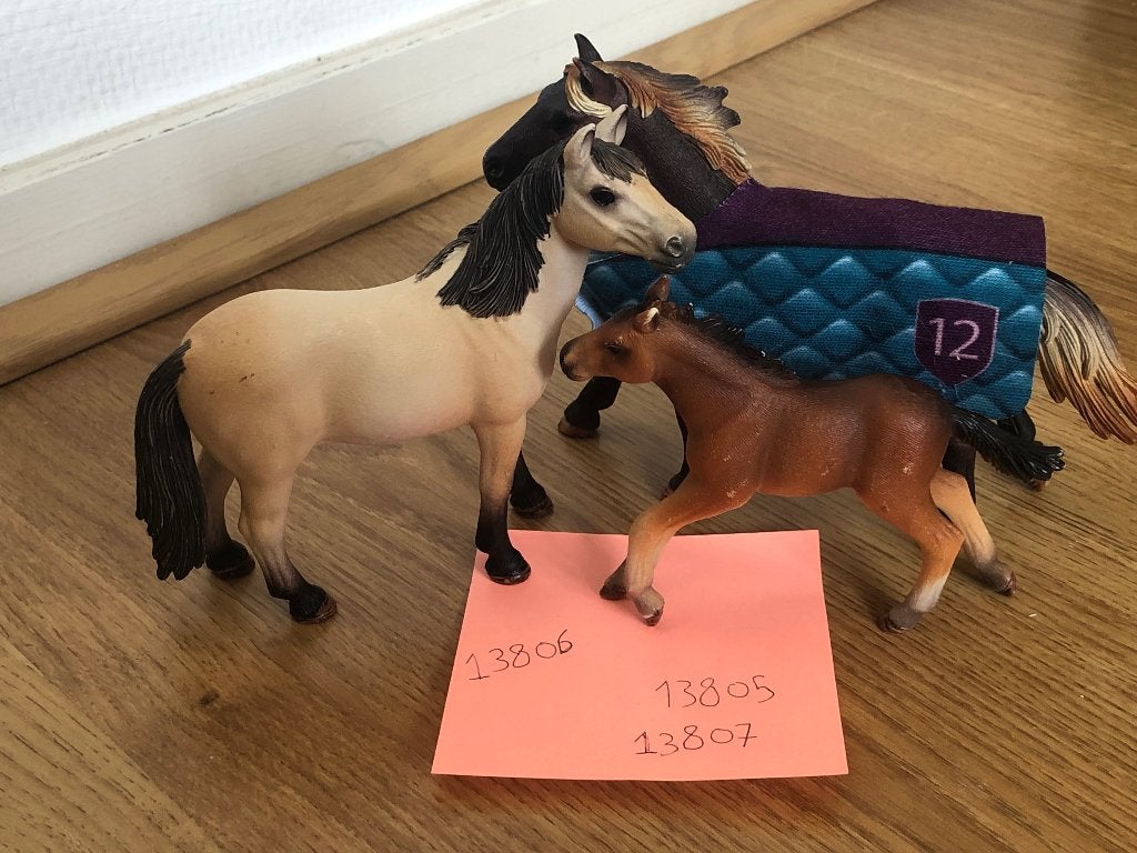 Schleich Mustang familie (13805, 13806, 13807), Ophalen of Verzenden, Zo goed als nieuw