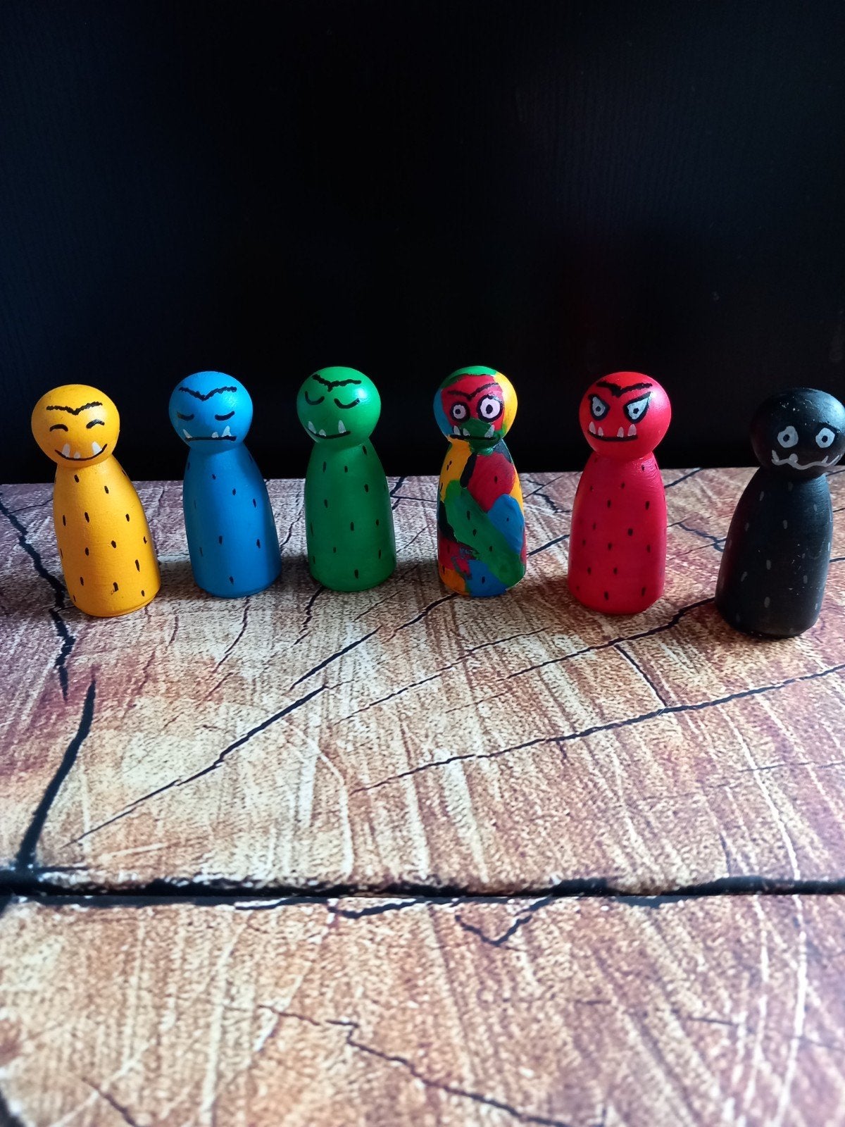 Handgeschilderde houten poppetjes, pegdoll kleurenmonster, Ophalen of Verzenden, Nieuw, Jongen of Meisje