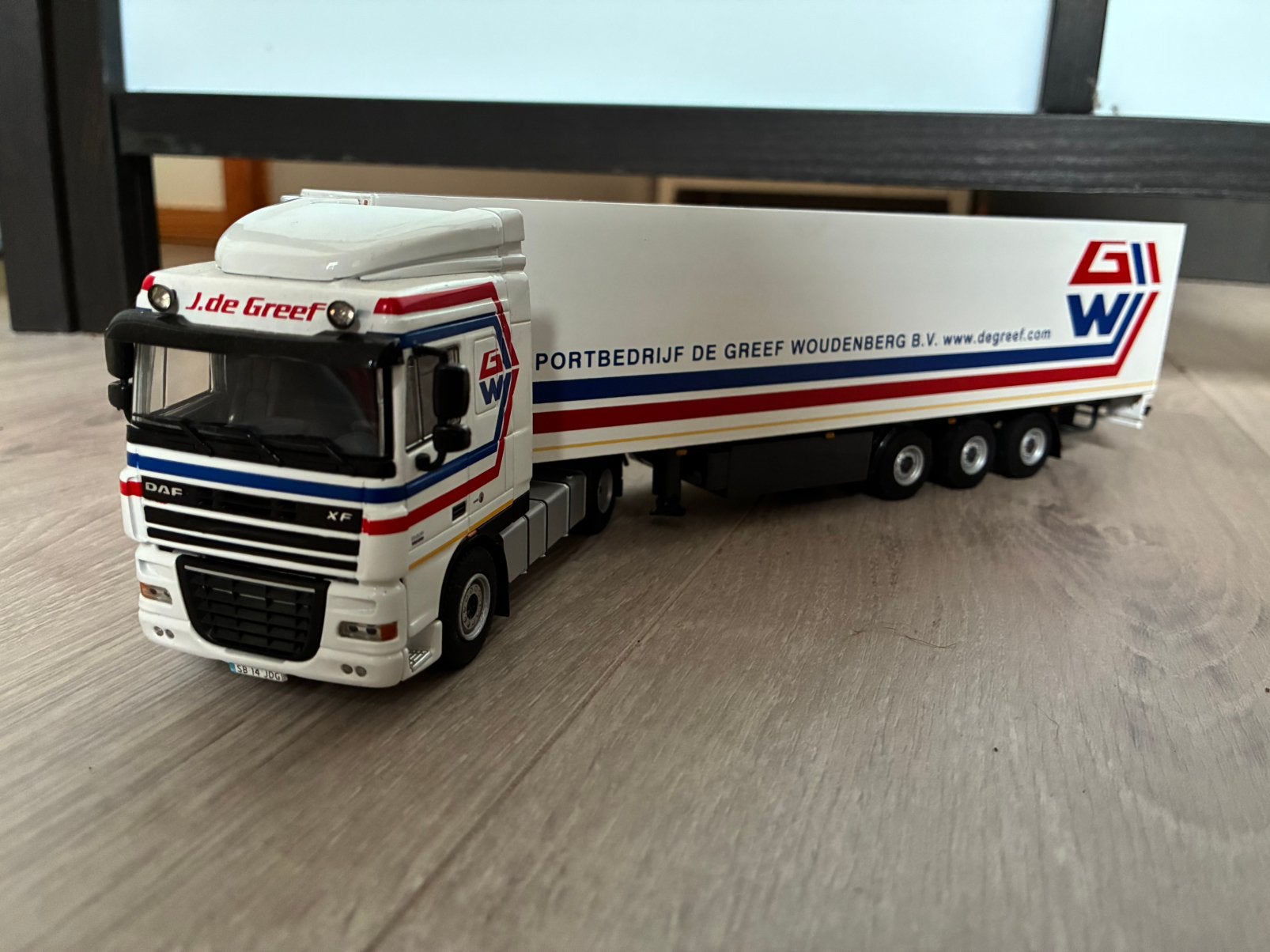 J. De Greef DAF 105 XF Space Cab WSI, Hobby en Vrije tijd, Modelauto's | 1:50, Zo goed als nieuw, Bus of Vrachtwagen, Wsi, Ophalen of Verzenden