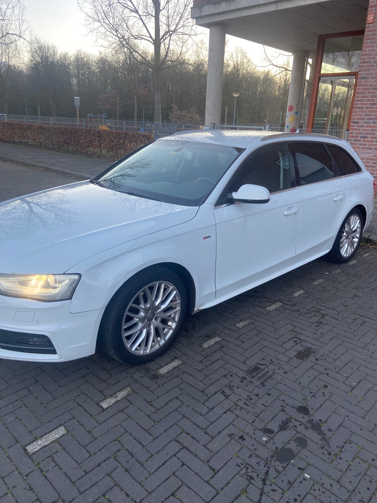 Audi A4 2.0 TDI 130KW Avant Multitron 2015 Wit, Auto's, Audi, 4 cilinders, A4, Wit, Stationwagon