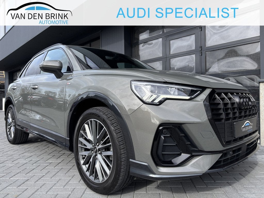 Audi Q3 35 TFSI S-line Chronos grey (bj 2023, automaat), 15 km/l, 4 cilinders, 150 pk, Leder en Stof