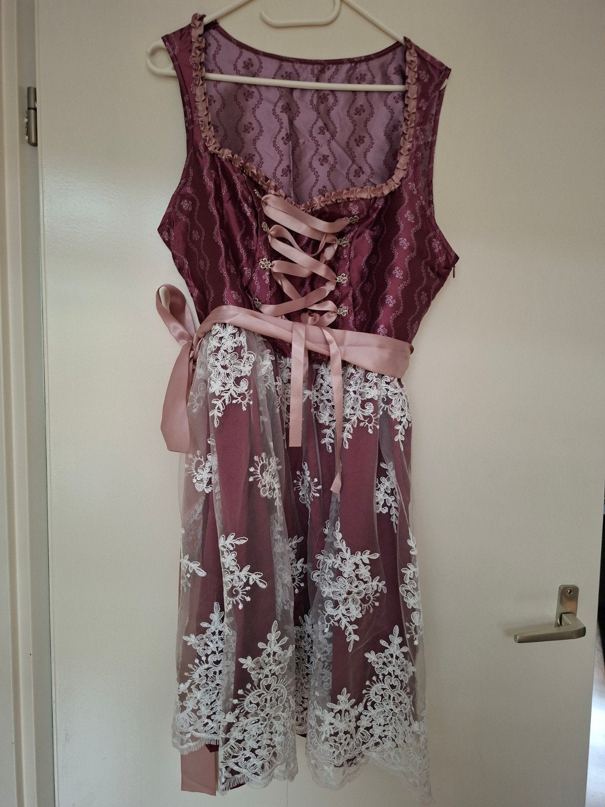 oktoberfest dirndl  Nieuw mt 46, Overige typen, Maat 46/48 (XL) of groter, Nieuw, Ophalen of Verzenden